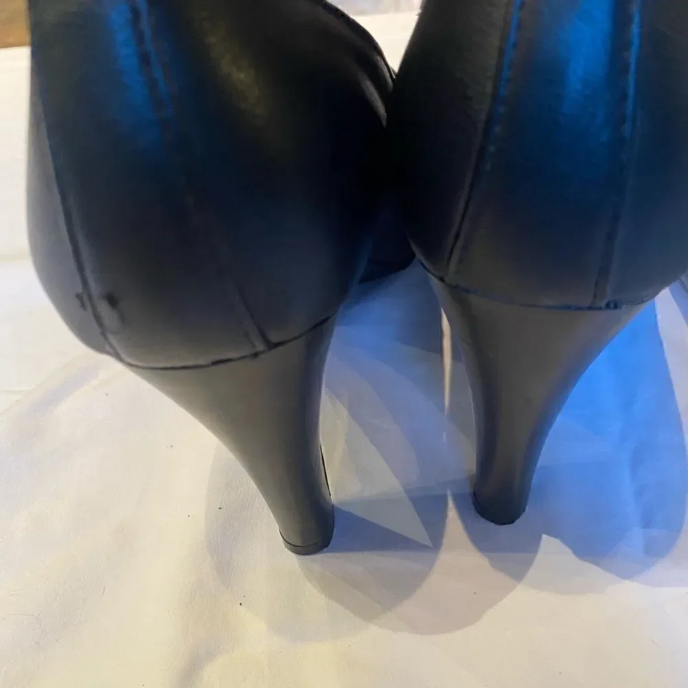 Maurices high heel pump black size 8 1/2M